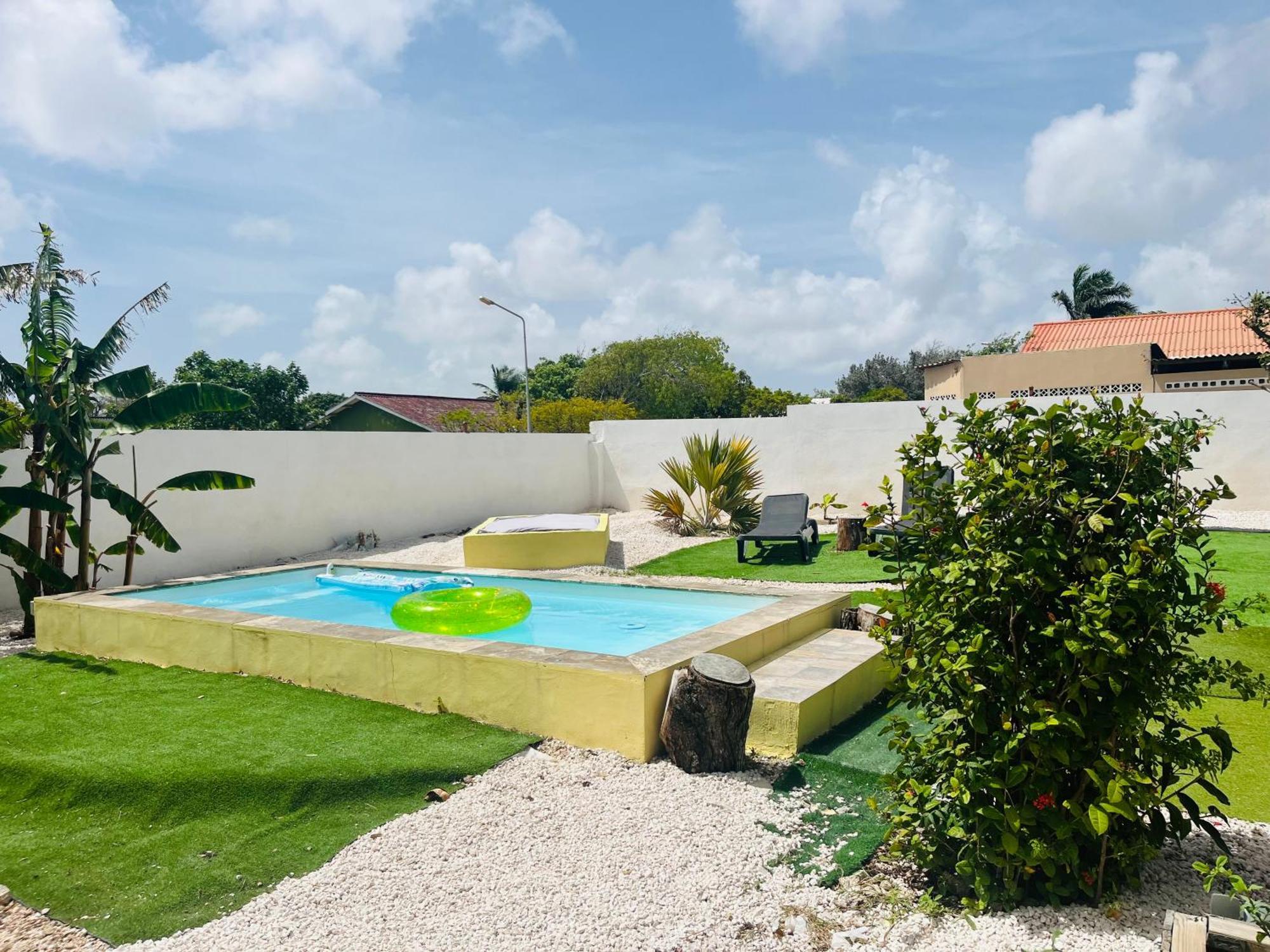 Hotel Bon Bini Kokolishi Willemstad Esterno foto