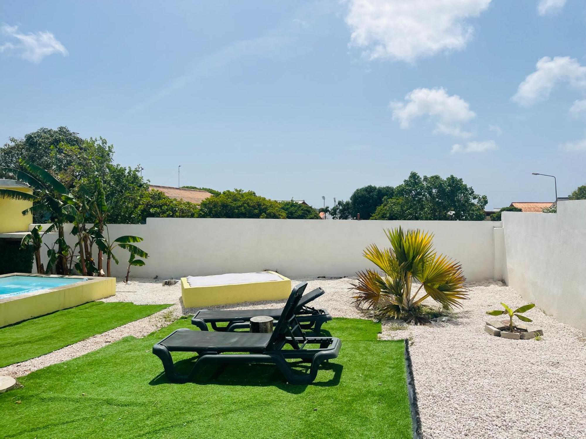 Hotel Bon Bini Kokolishi Willemstad Esterno foto